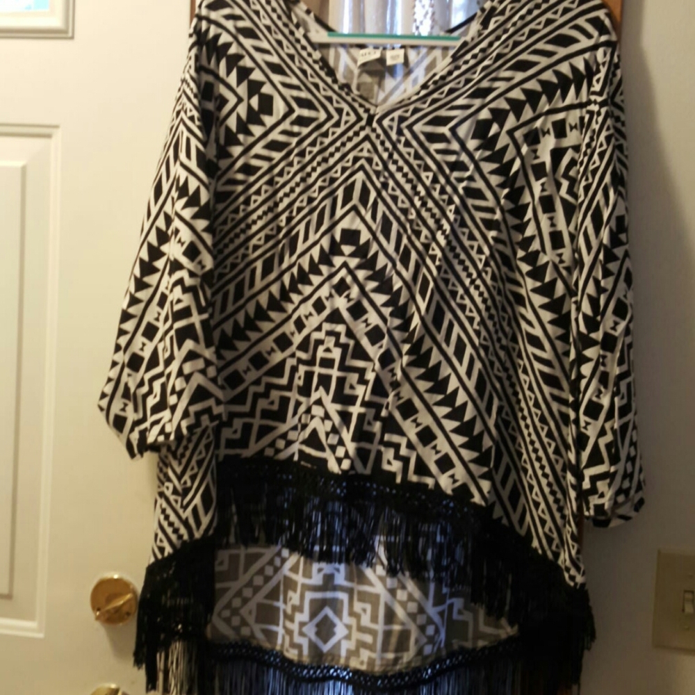 Black and White Cape with fringe at the bottom